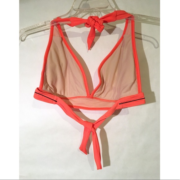 Two bathing suit tops - Picture 4 of 4